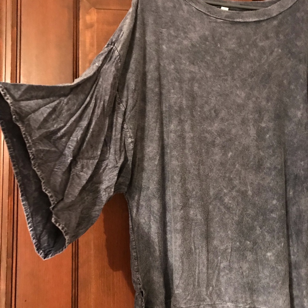 Shirt - Picture 3 of 4